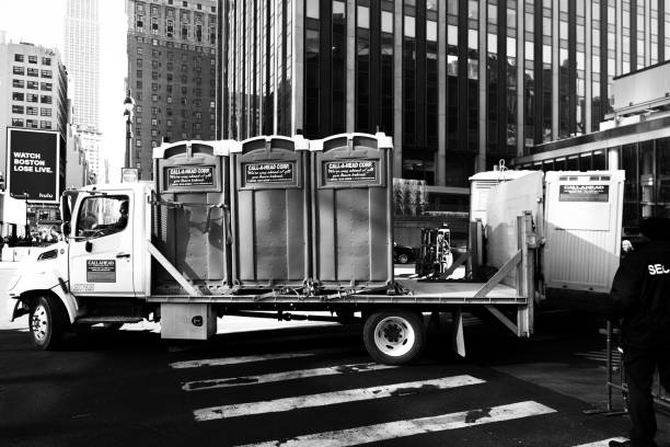 Best Portable bathroom rental  in Carterville, MO